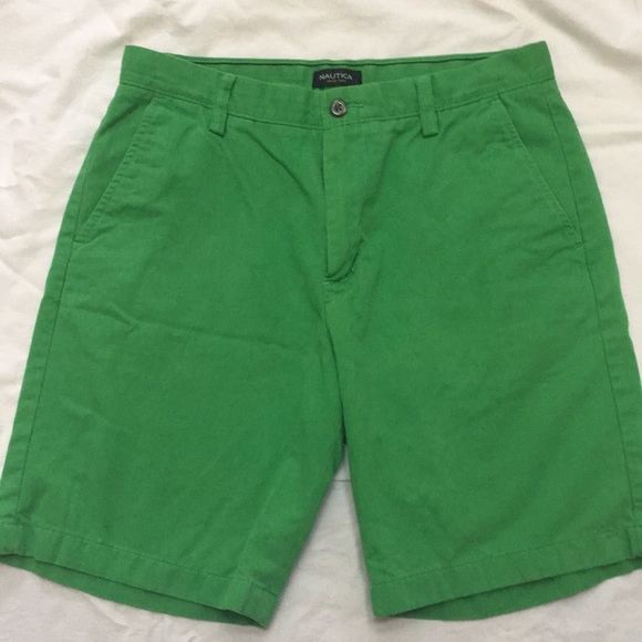 Nautica Men’s Kelly Green Short - Picture 1 of 3